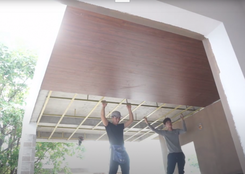 Thi công trần gỗ nhựa PG22 gỗ nhựa Việt Ý – Viwood