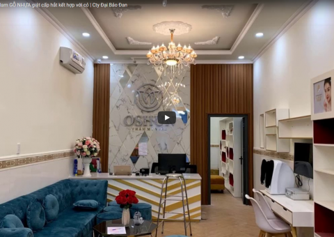 Thi công ốp lam GỖ NHỰA giật cấp hắt kết hợp với cỏ cho Thẩm Mỹ Viện